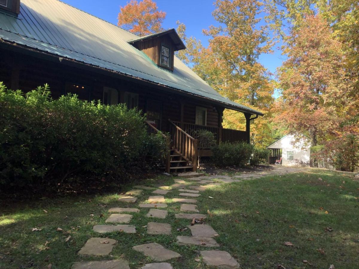 Barefoot Hills Hotel Dahlonega Exterior foto